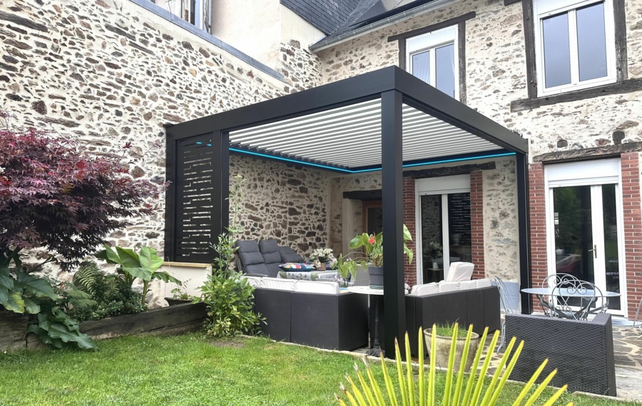 PERGOLAS ALUMINIUM : BIOCLIMATIQUE ET TOITURE MIXTE